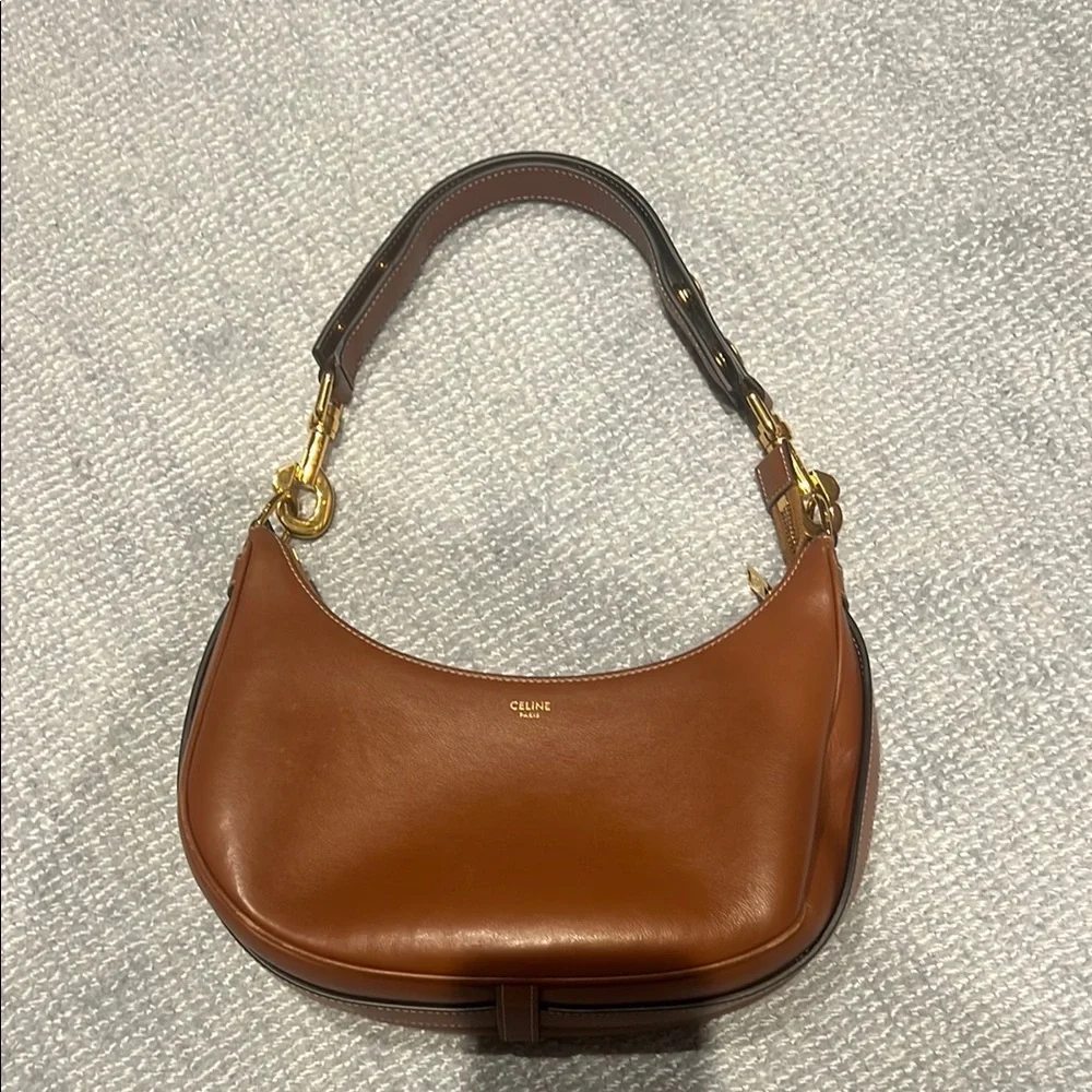 Celine Brown Shoulder Bag - Picture 2 of 9